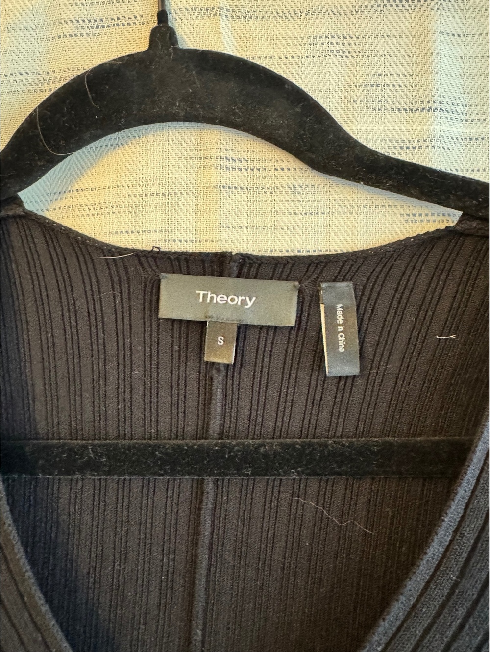Theory Black Ribbed Knit V-Neck Dress Size S - Picture 2 of 2